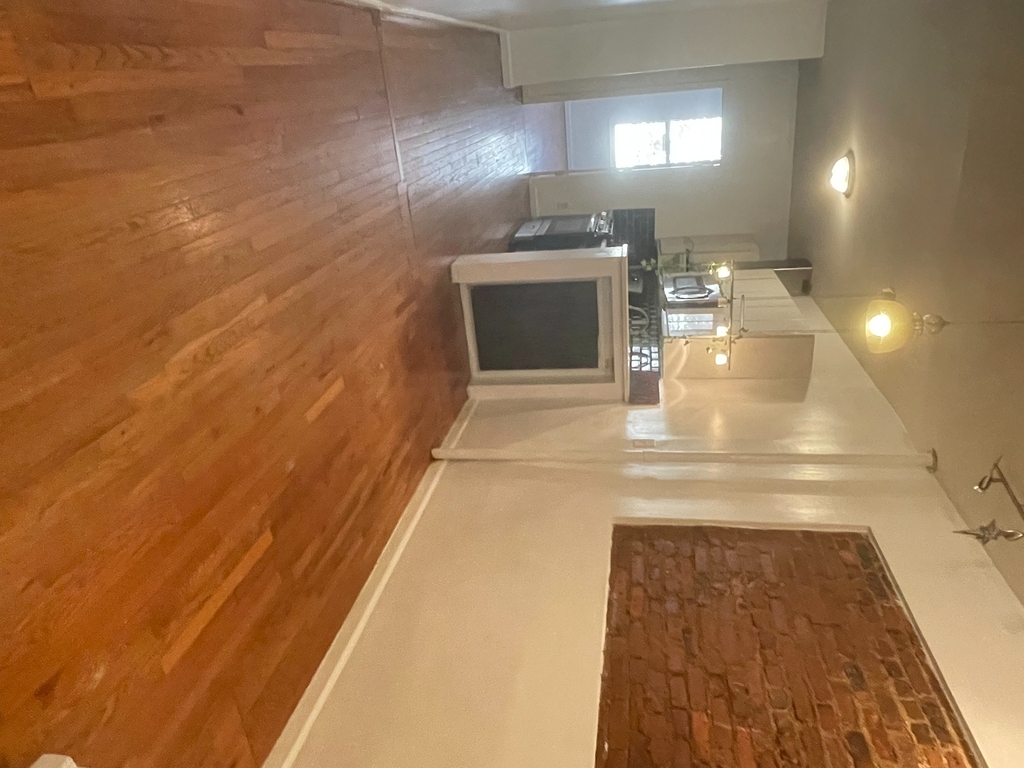 1354 Hancock Street - Photo 3