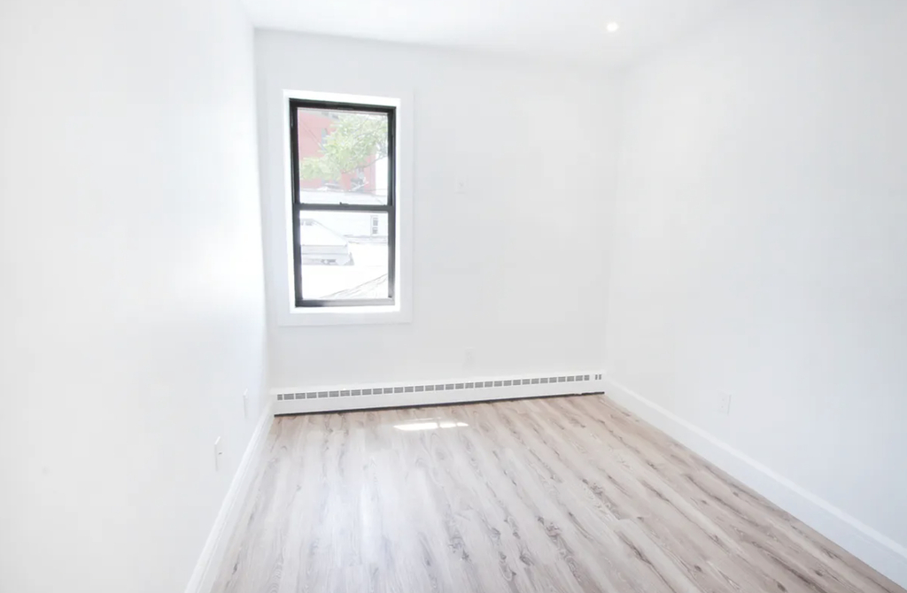 1446 Myrtle Avenue - Photo 2