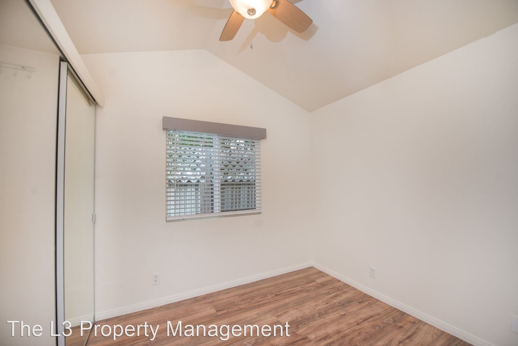 2560 Newport Blvd. - Photo 10