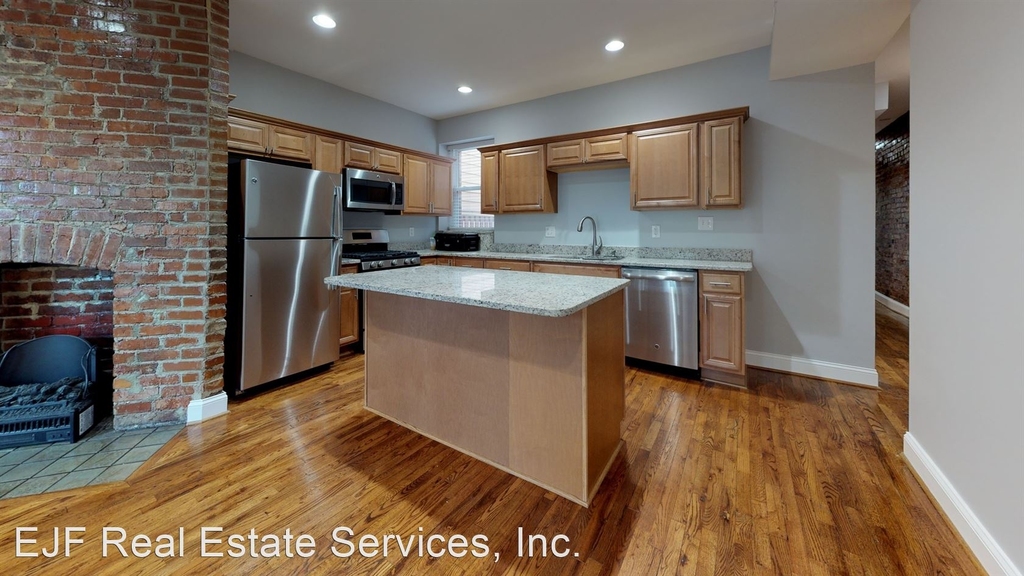 472 Ridge Street Nw - Photo 1