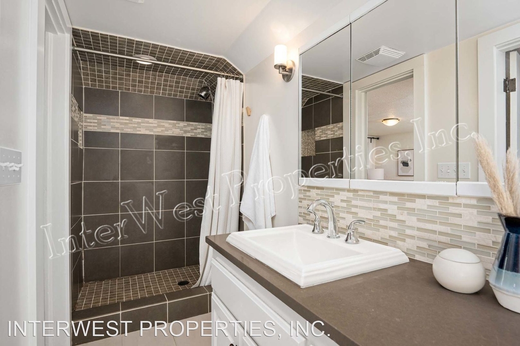 3240 N Michigan Ave - Photo 21