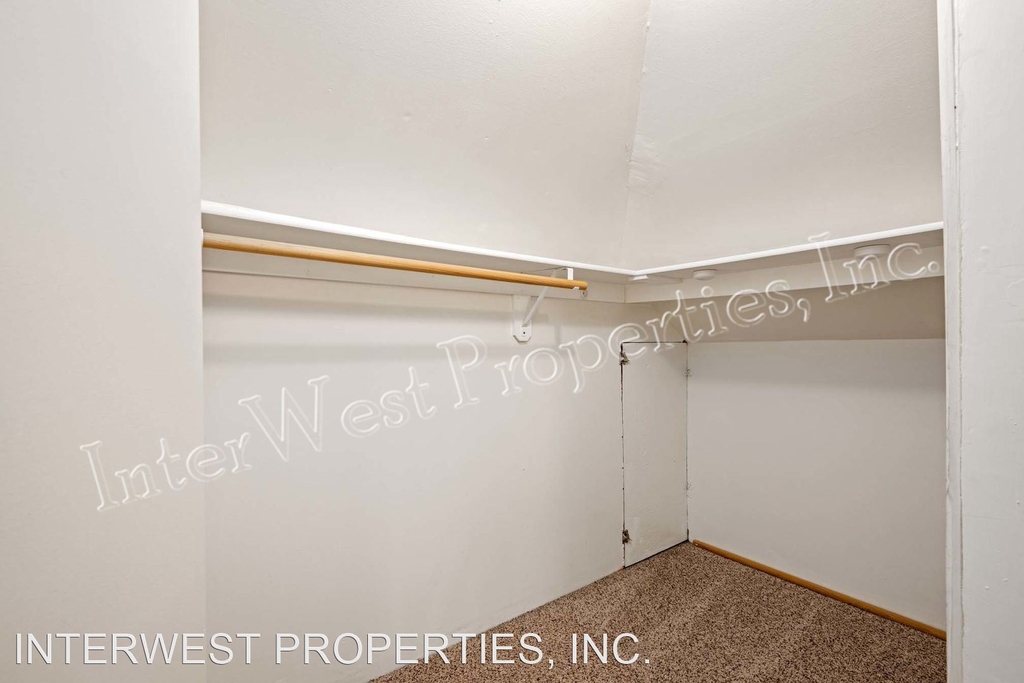 3240 N Michigan Ave - Photo 26