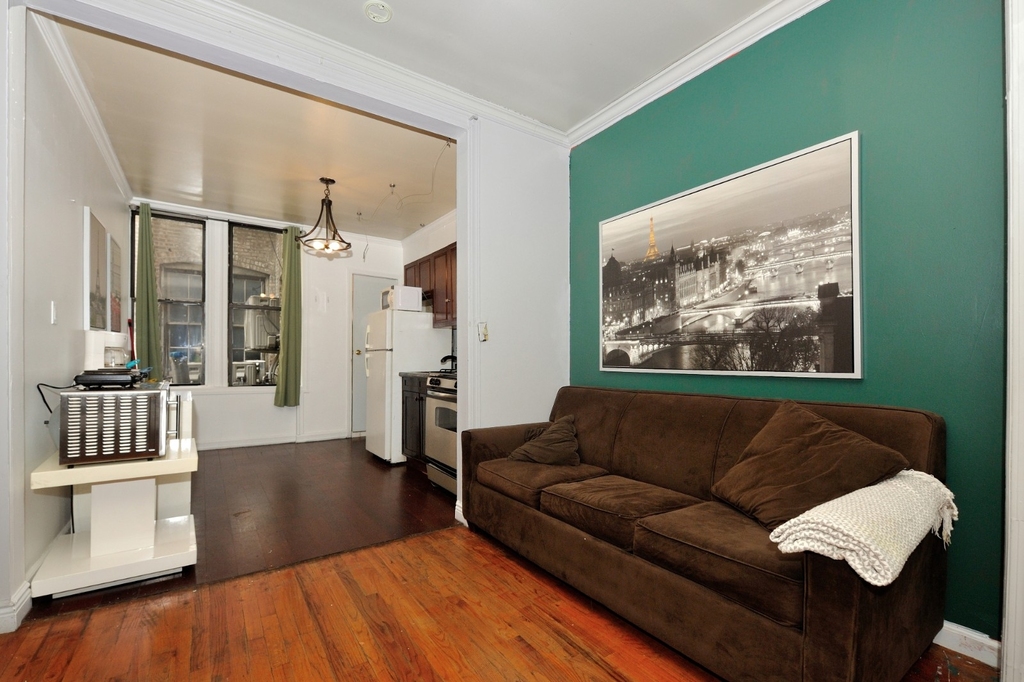 536 Ninth Avenue - Photo 0