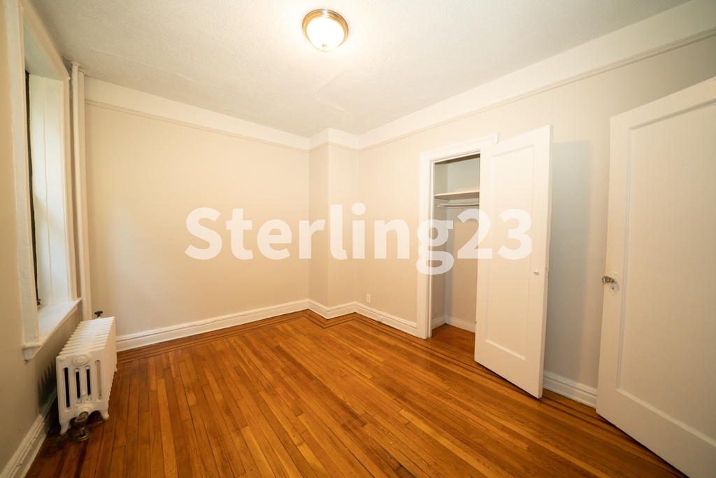 25-21 31st Avenue - Photo 4