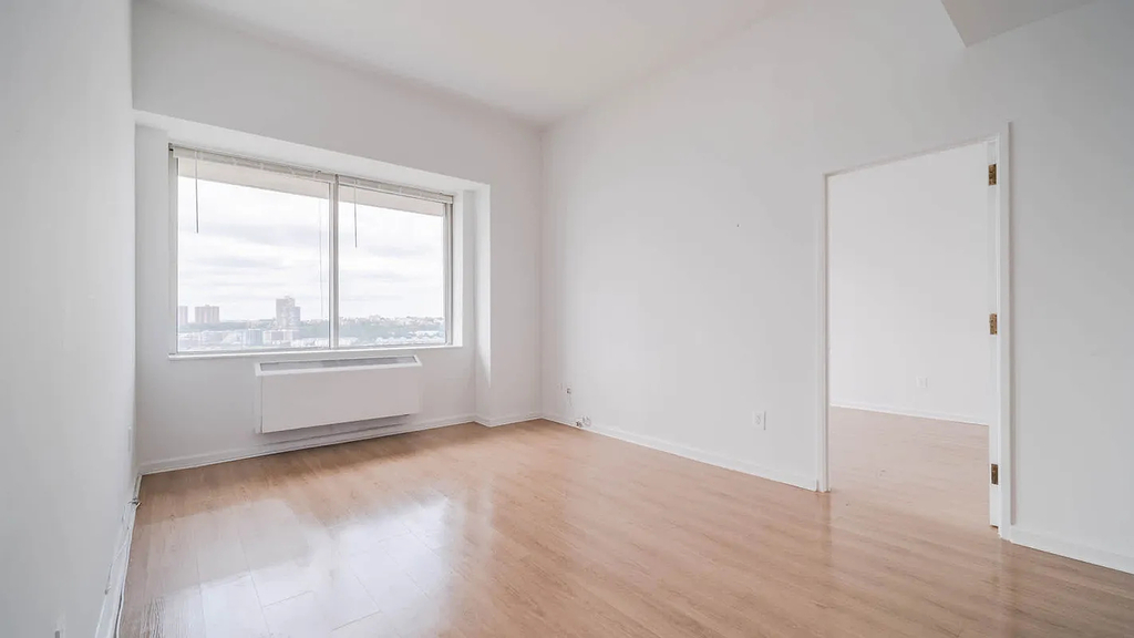 180 Riverside Boulevard, Unit 16k - Photo 6