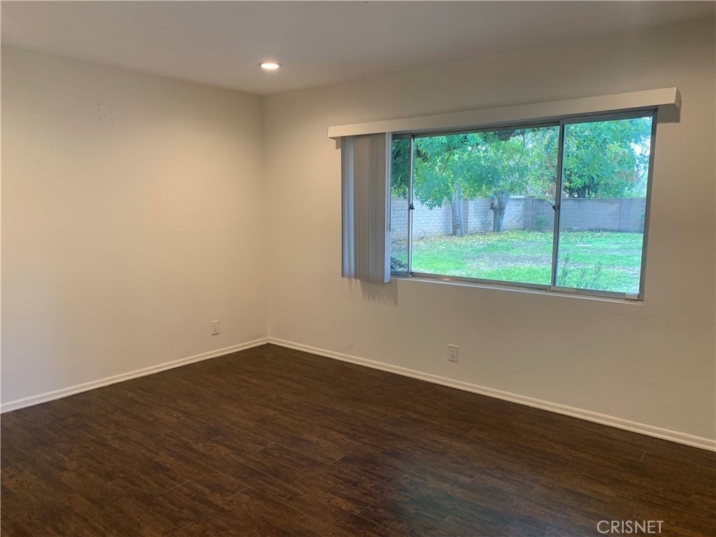 10305 Sylvia Avenue - Photo 17