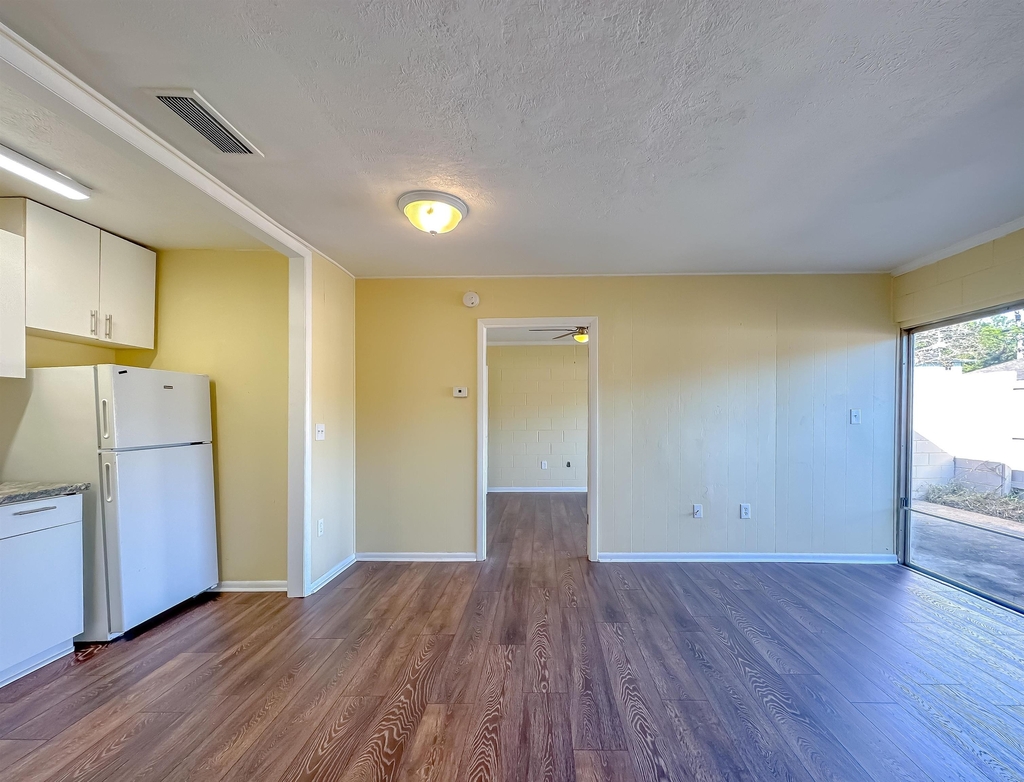 2241 W Pensacola - Photo 19