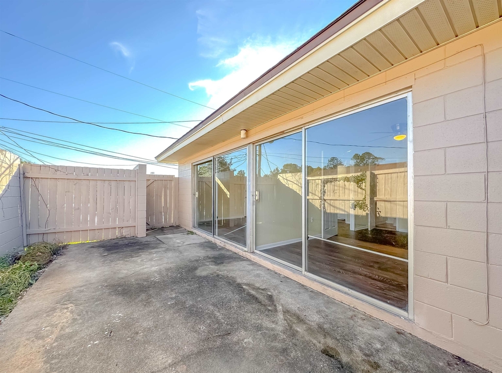 2241 W Pensacola - Photo 7