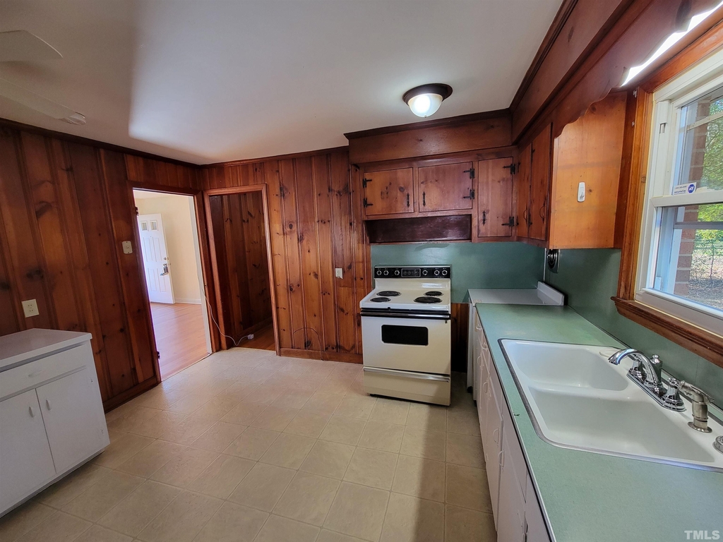 2208 W Carver Street - Photo 4