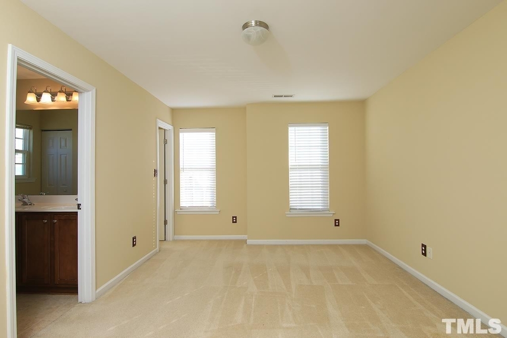 8843 Thornton Town Place - Photo 7