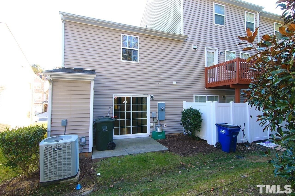 8843 Thornton Town Place - Photo 17