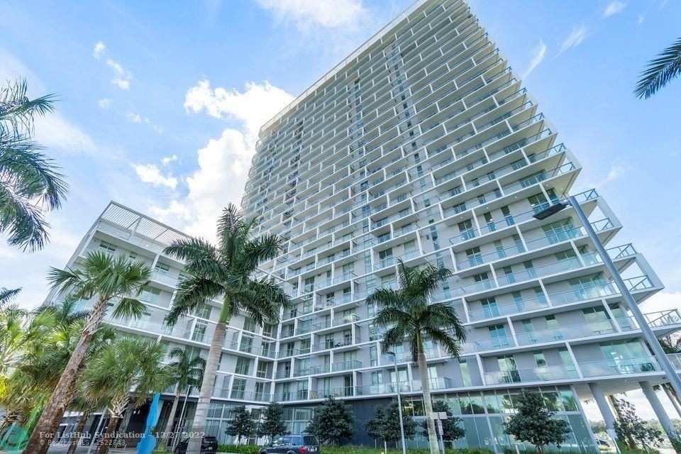 2000 Metropica Way - Photo 0