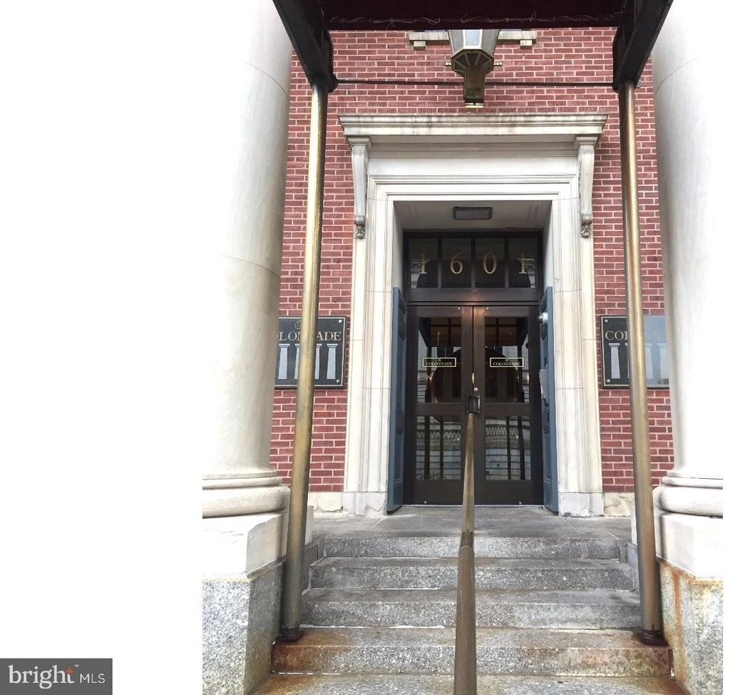 1601 Spring Garden Street - Photo 17