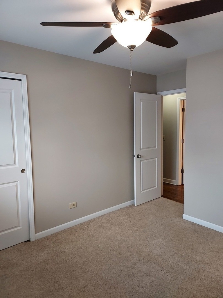 562 Hempstead Avenue - Photo 16