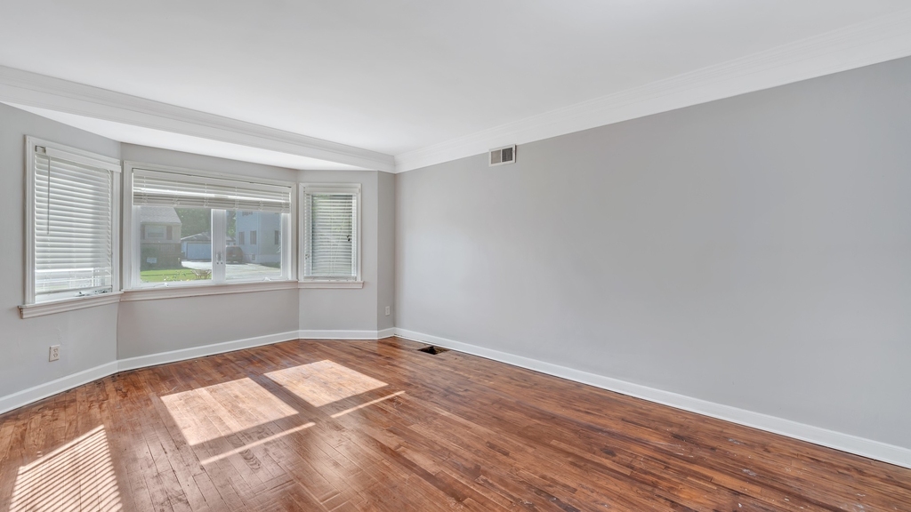 10215 S Kildare Avenue - Photo 1