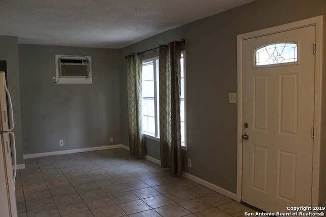 415 Westminster Ave - Photo 2