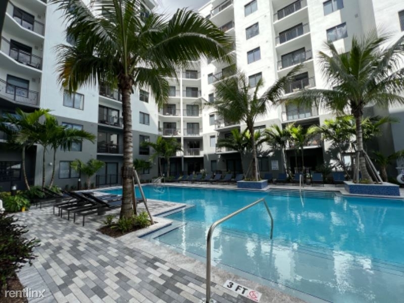 200 Hialeah Dr 1b - Photo 4