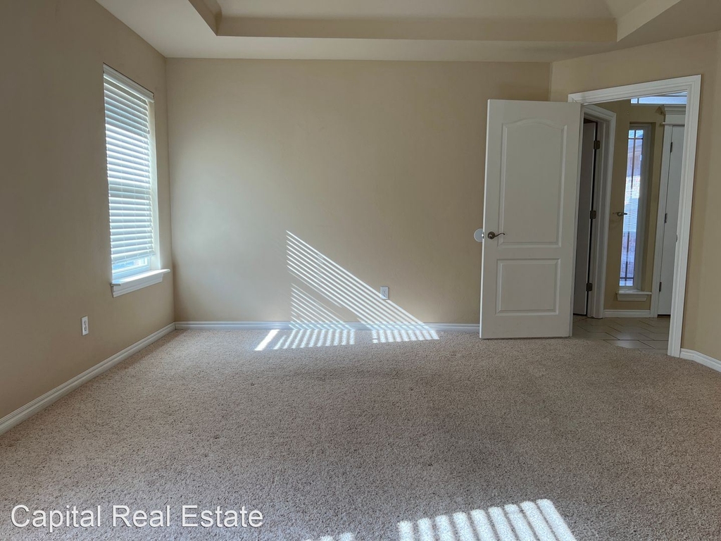 10208 Sw 28th Cir. - Photo 12