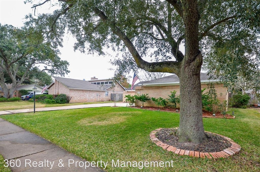 15815 Boulder Oaks Drive - Photo 1