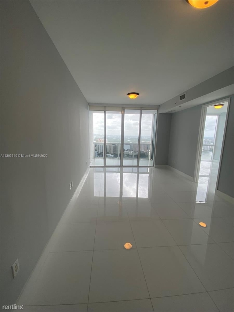 18201 Collins Ave # 5505 - Photo 8