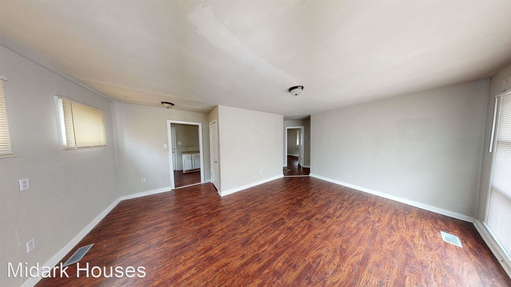 510 W 51st Street - Photo 1