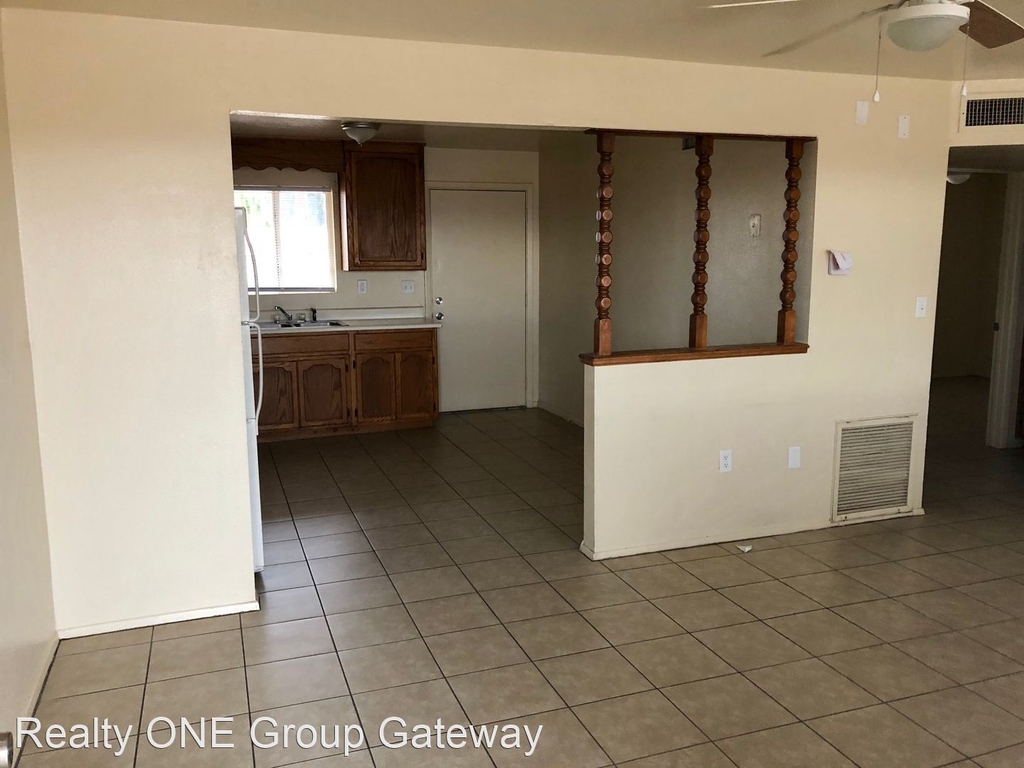 28707 & 28709 Bakersfield Ave - Photo 15