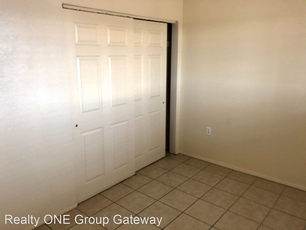 28707 & 28709 Bakersfield Ave - Photo 11