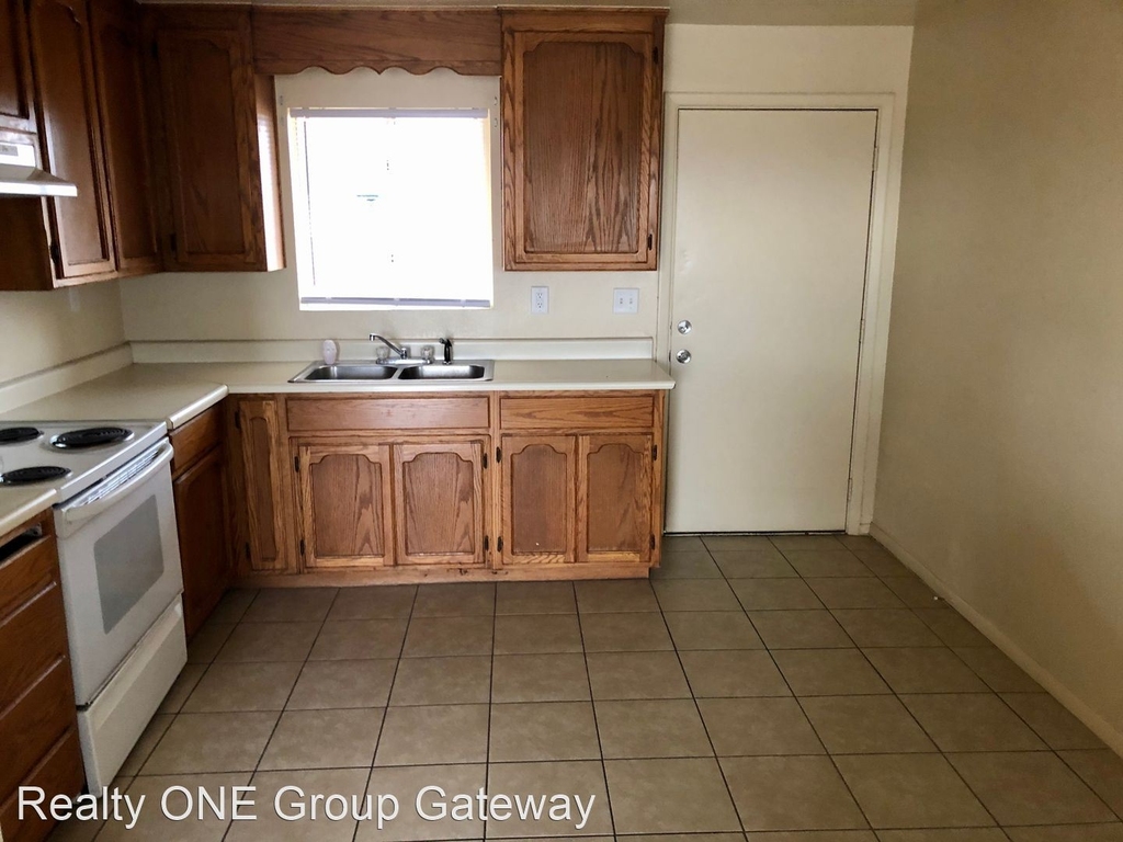28707 & 28709 Bakersfield Ave - Photo 4