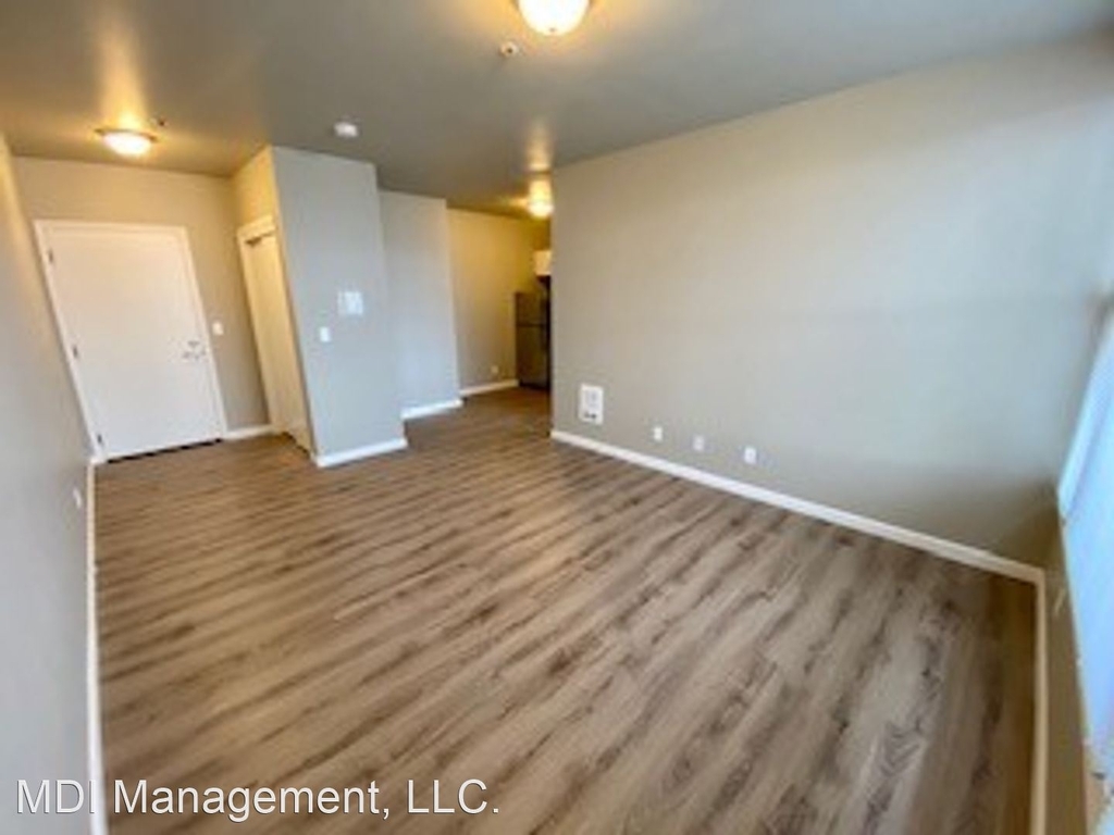 406 W Main St - Photo 17