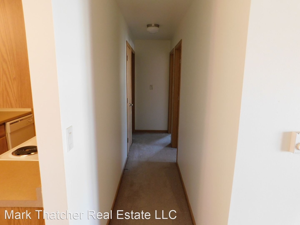 209-215 Roosevelt Drive - Photo 9