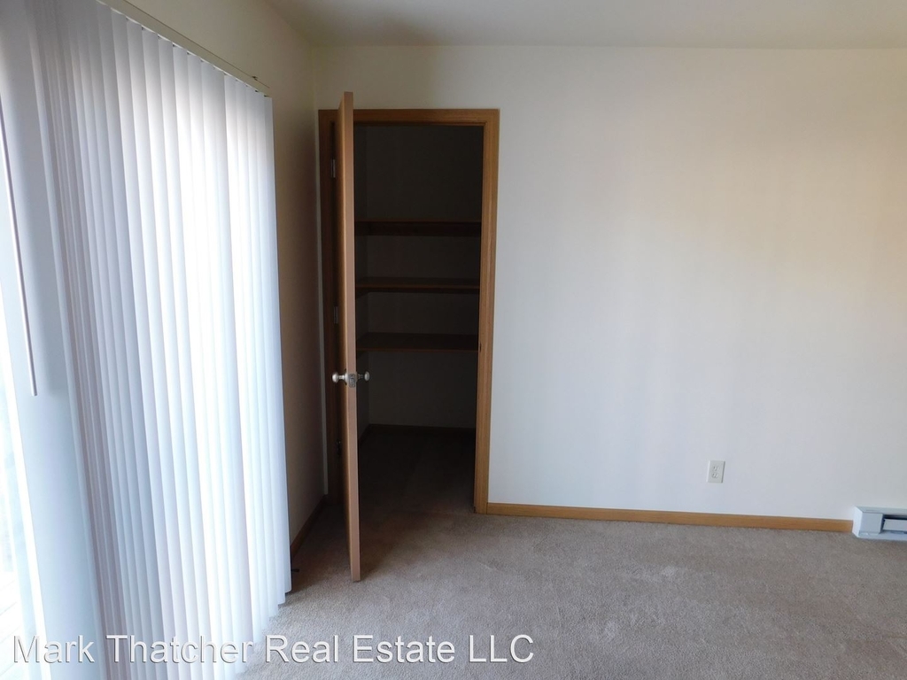 209-215 Roosevelt Drive - Photo 3