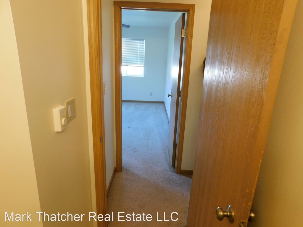 209-215 Roosevelt Drive - Photo 18