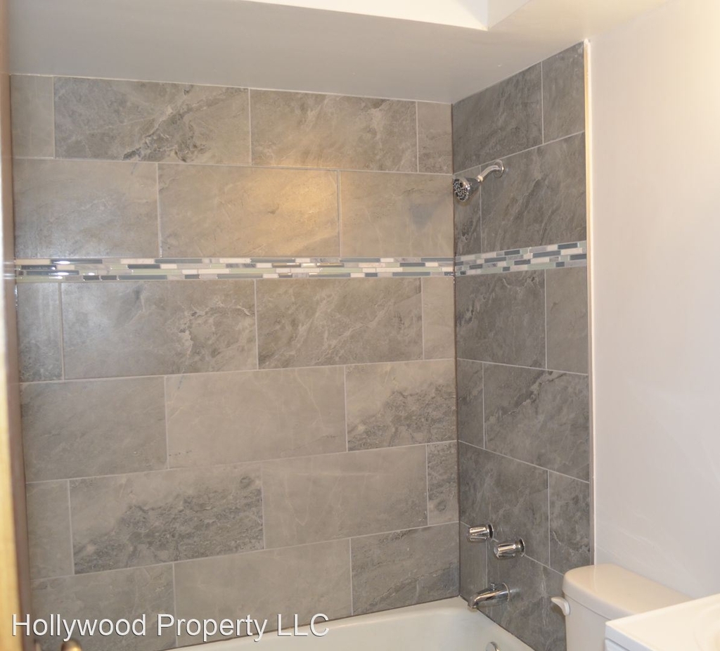 1040 W. Hollywood - Photo 8