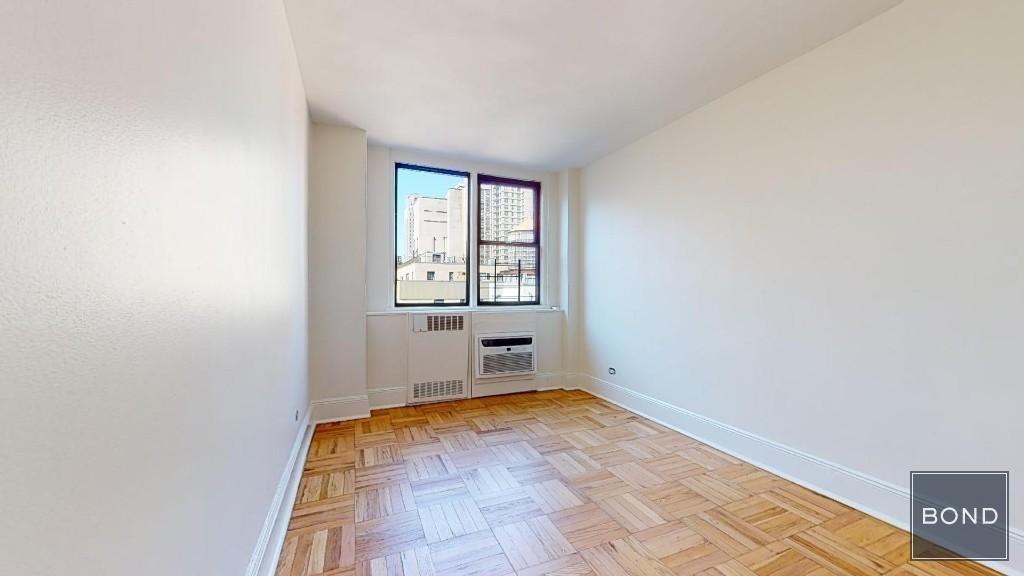 435 East 79th Street - Photo 3