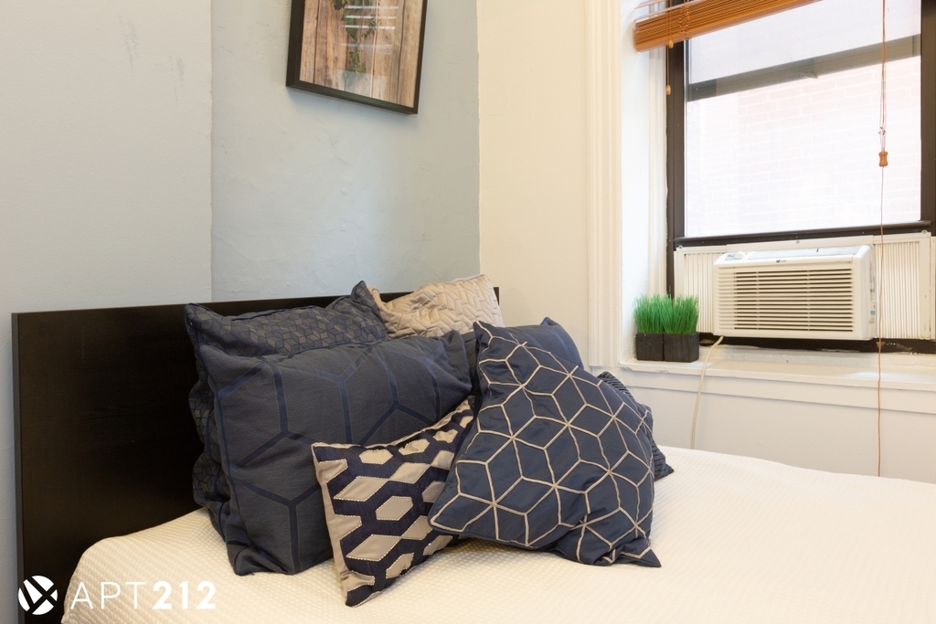 158 1st Avenue - Photo 3