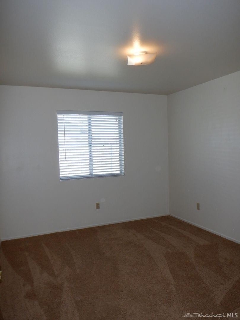 22025 Golden Star Boulevard - Photo 11