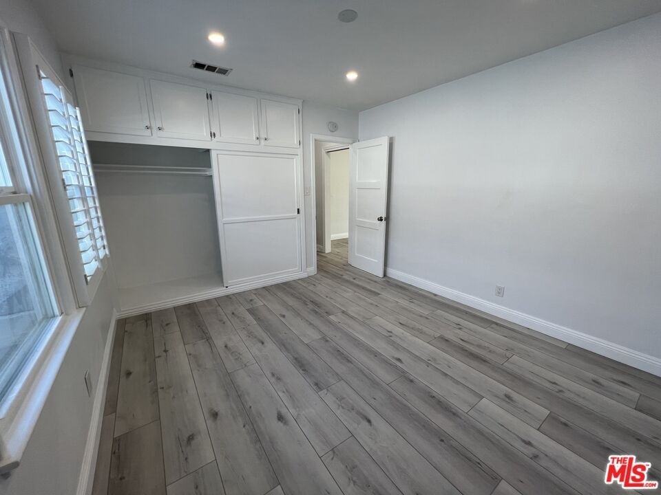 5266 Forbes Ave - Photo 6