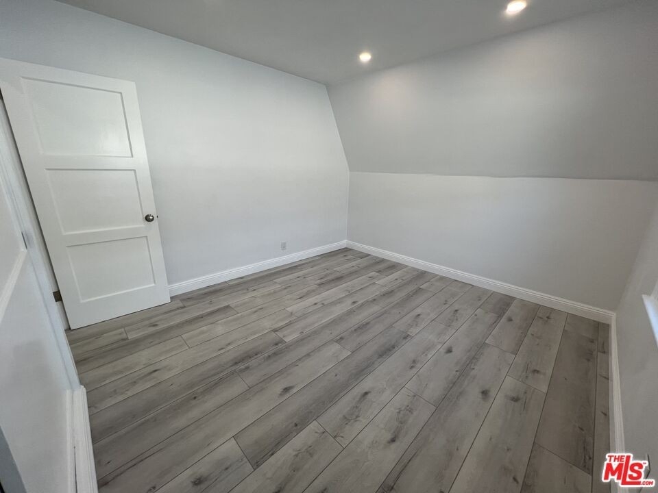 5266 Forbes Ave - Photo 5