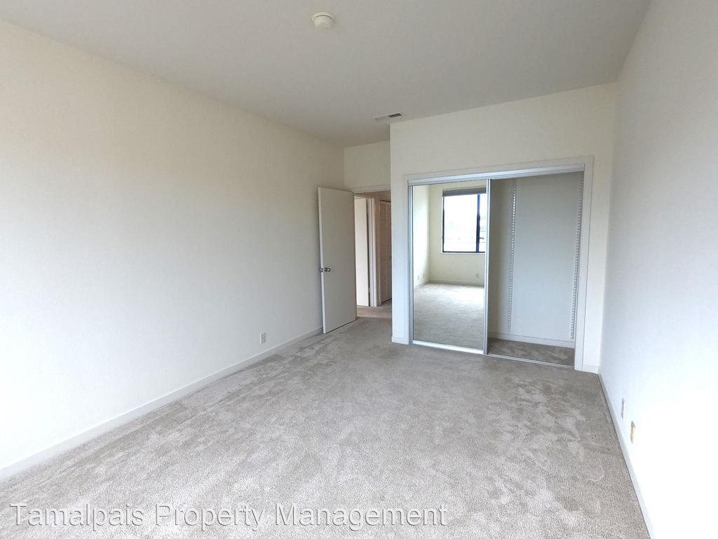 6054 Shelter Bay Ave - Photo 29