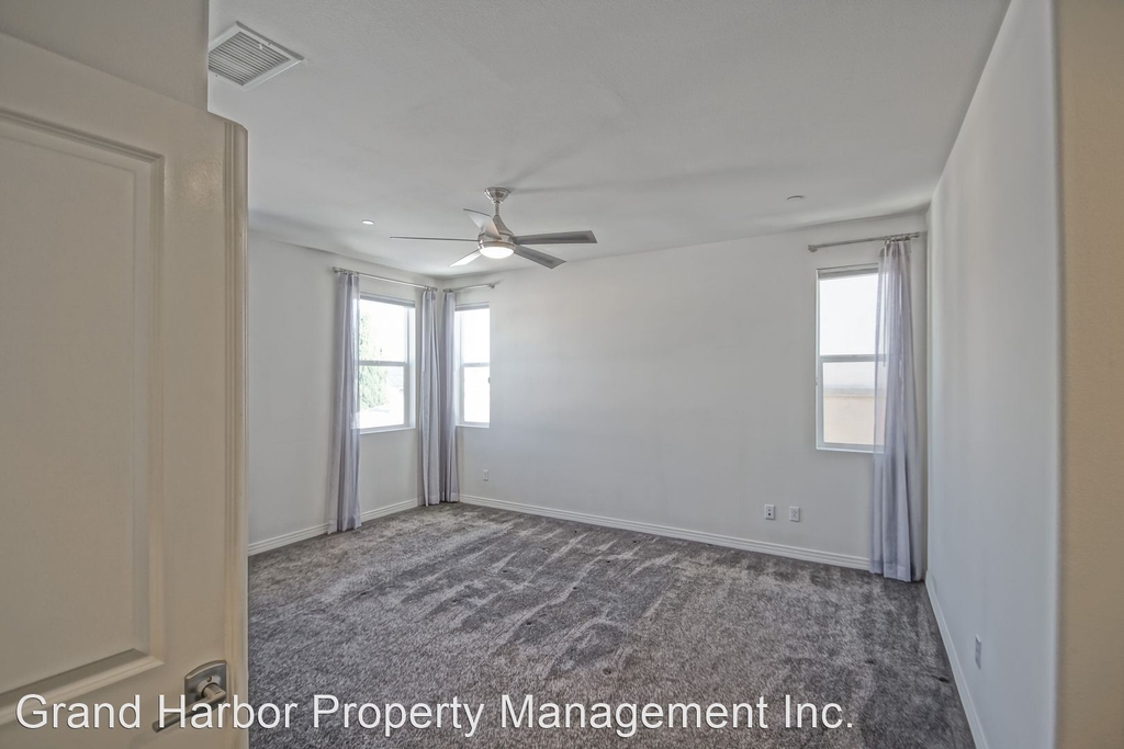 26039 Cypress Street - Photo 18