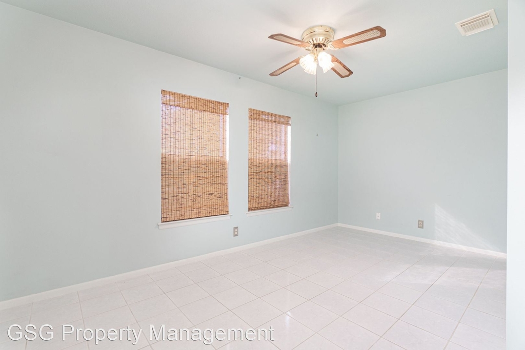 7627 Flower Bluff - Photo 4