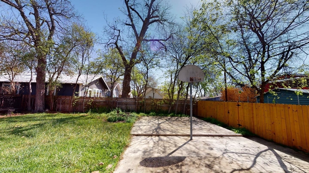 1040 W Craig Pl - Photo 22