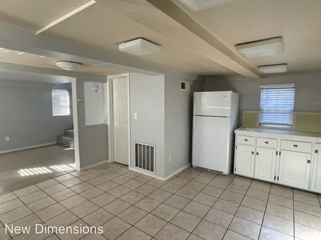 817 12th Street - Photo 2