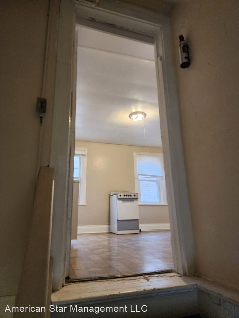 512 20th St - Photo 2