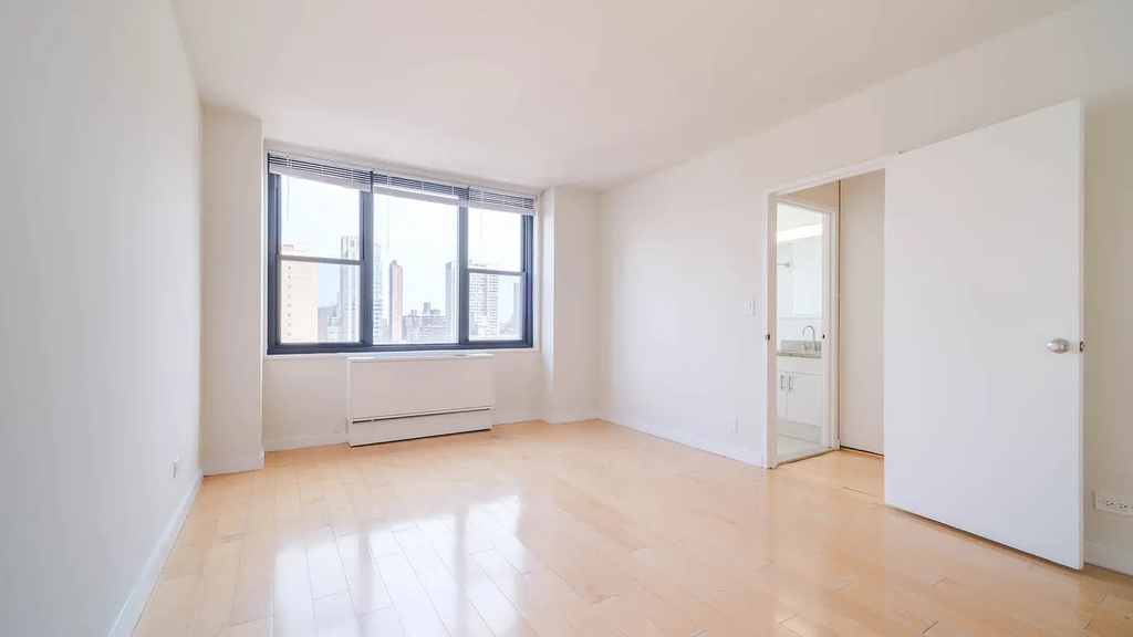 303 East 83rd Street, Unit 07b - Photo 4