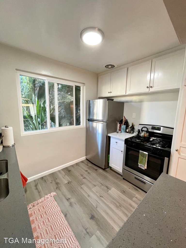 1135 S Doheny - Photo 4