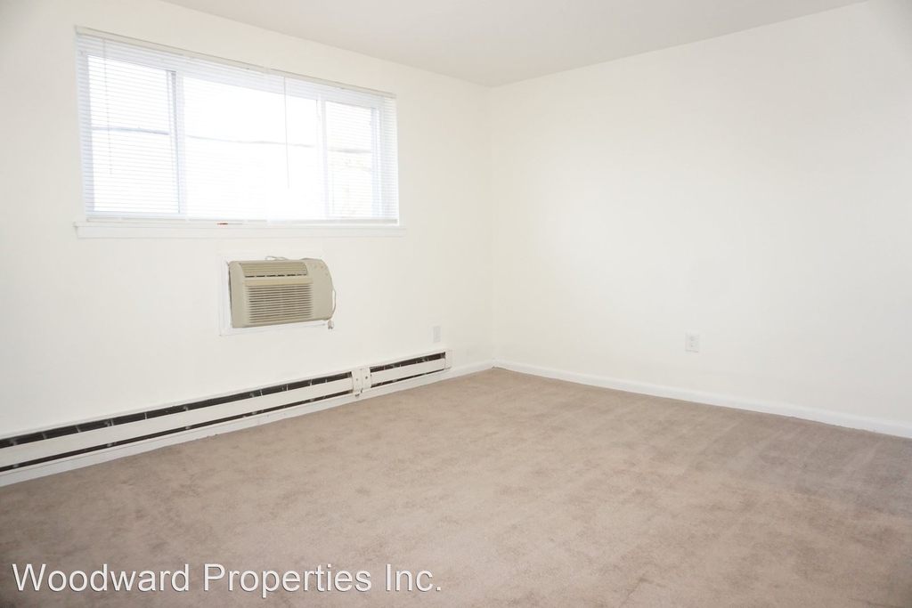 8723 West Chester Pike - Photo 3