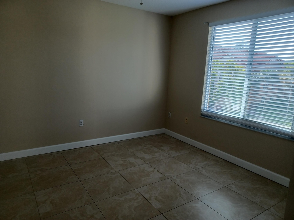 818 Villa Circle - Photo 25