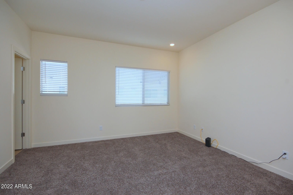 2141 W Harmont Drive - Photo 4