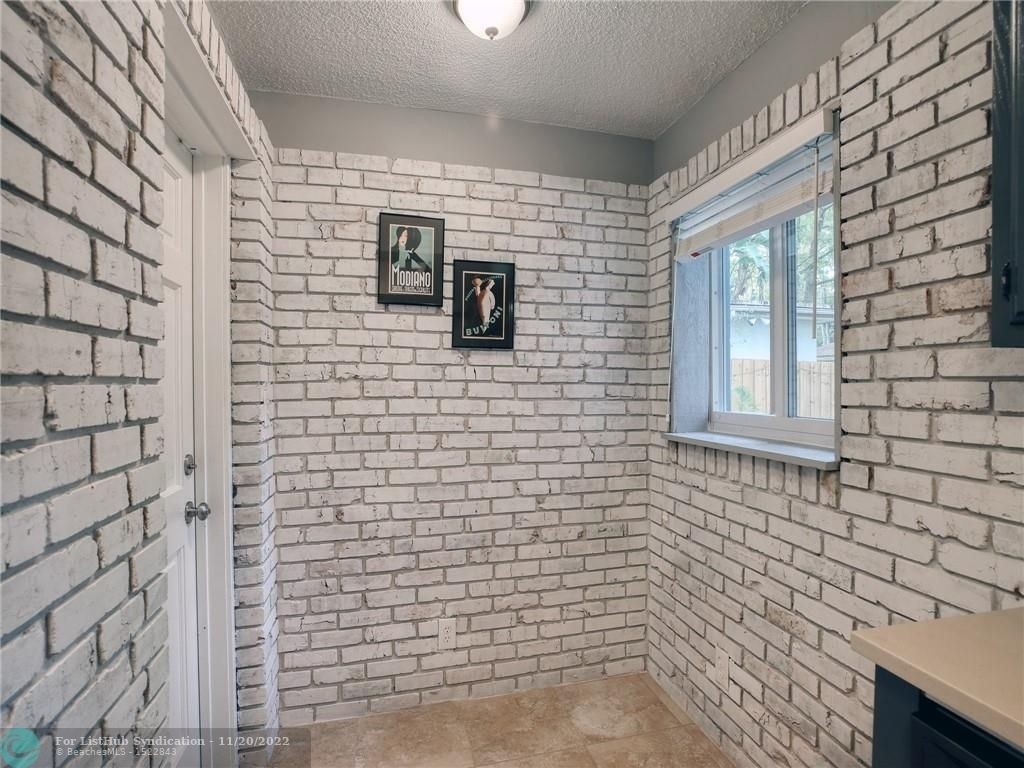 4311 Nw 19th Ave - Photo 10